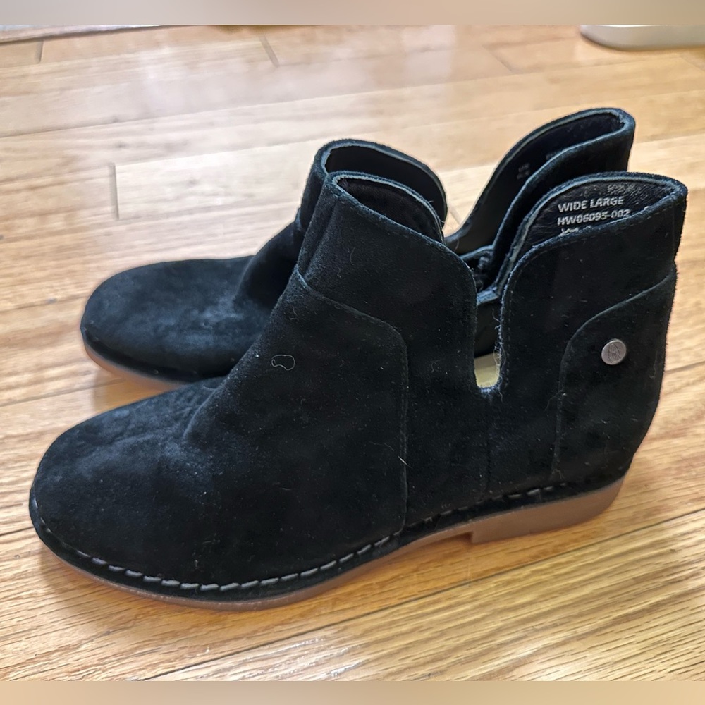 Black Hush Puppies booties, size 6.5 wide